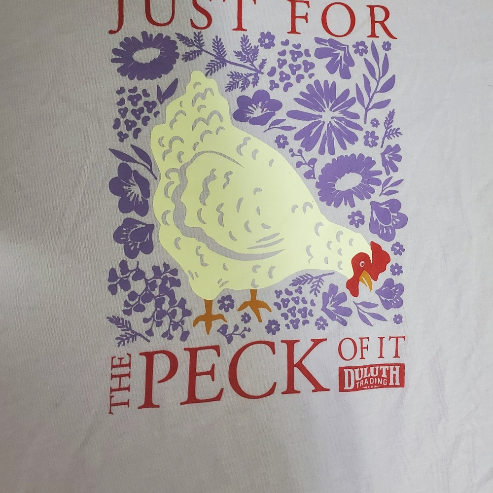 💥 DULUTH TRADING CO. Graphic Tee with Chicken Design - Picture 3 of 8
